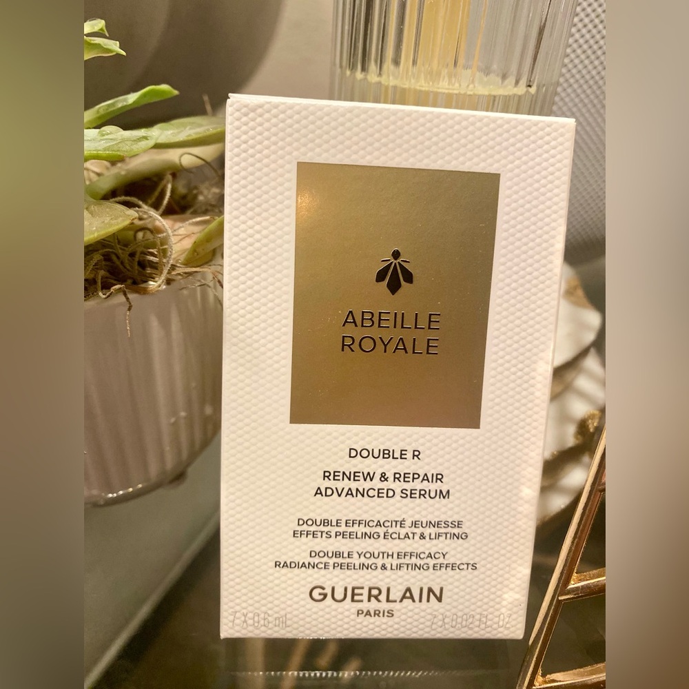 Guerlain ABEILLE ROYALE DOUBLE R RENEW & REPAIR ADVANCED SERUM 7-.02 oz packets